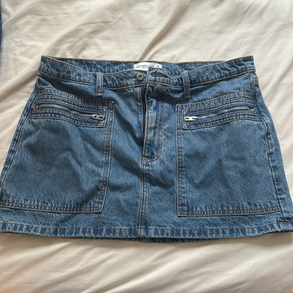 Abercrombie women’s mini skirt size 32